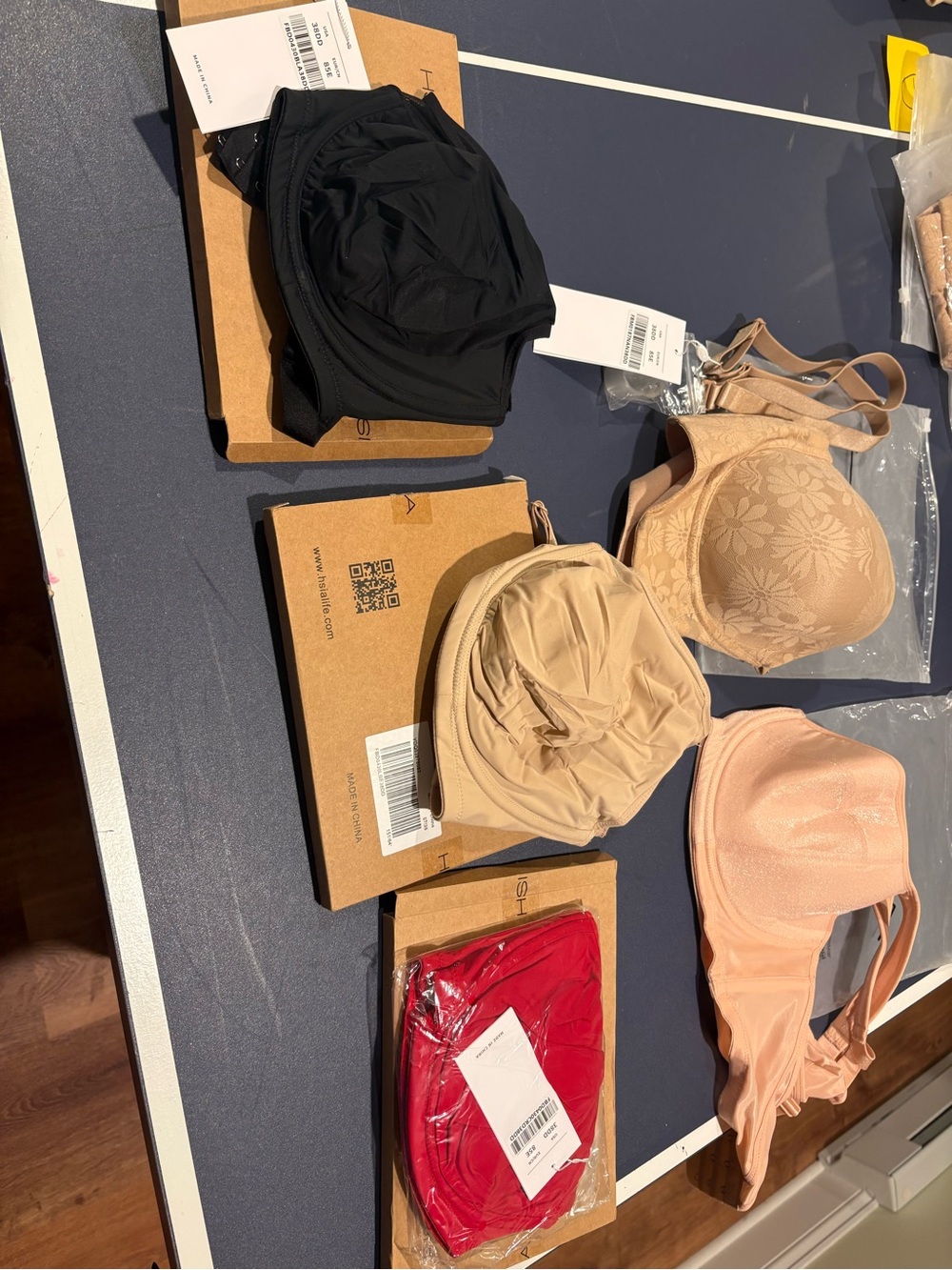 5 new HSIA bras 38DD. Super comfy and different styles for one low price